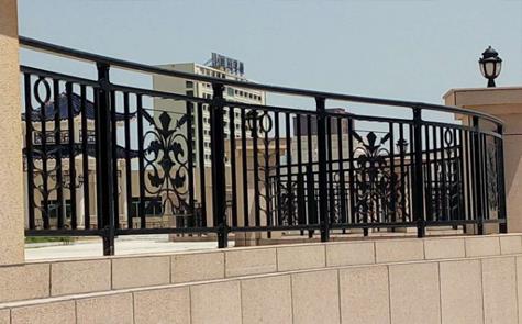 陽台欄杆現在都流行用什麽材料？